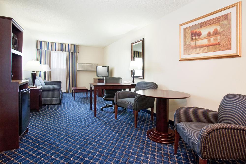 Holiday Inn Express Hotel & Suites Torrington By Ihg Dış mekan fotoğraf