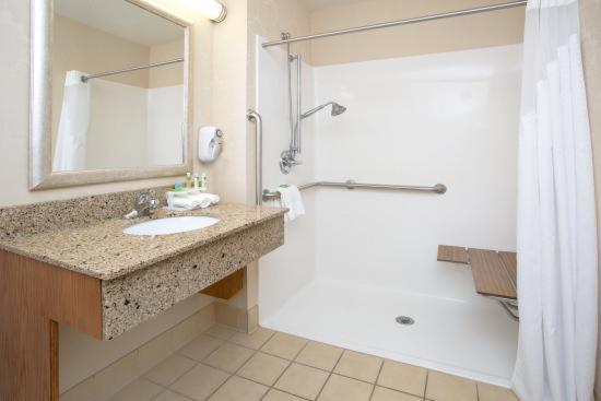 Holiday Inn Express Hotel & Suites Torrington By Ihg Dış mekan fotoğraf